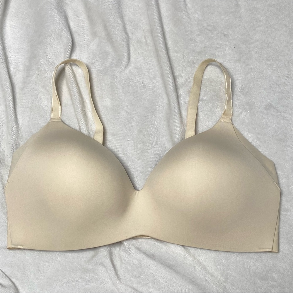 Knix Wing Woman Nude Wireless Bra Size 5
